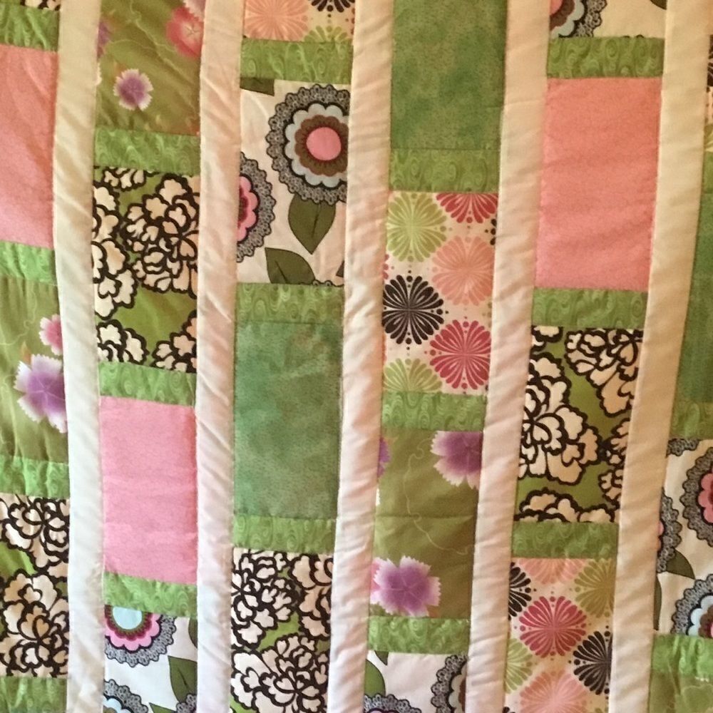 Handmade Quilt   - Picture 5 of 16